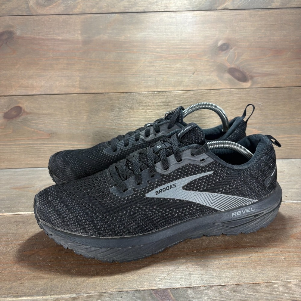 Brooks Revel 6 Mens size 9 shoes Black Lace Up Knit Running sneakers